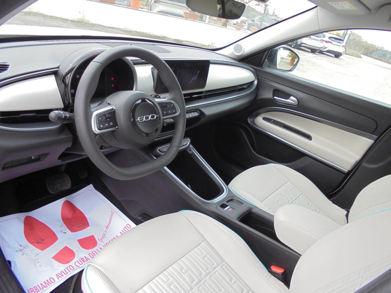 Fiat 600 Hybrid 110 CV DCT MHEV La Prima