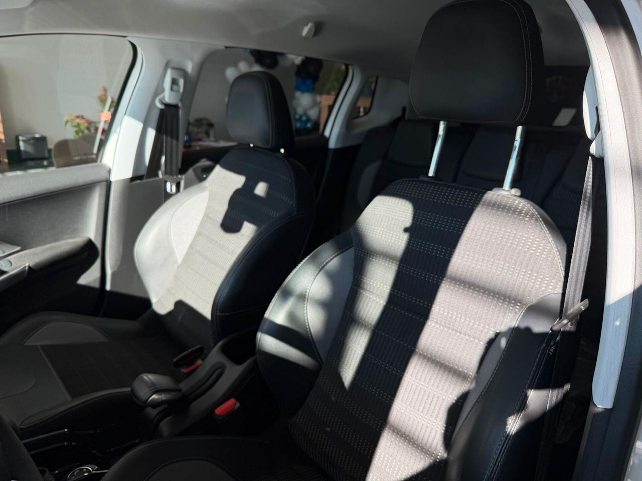 Peugeot 2008 BlueHDi 120 EAT6 S&S Allure