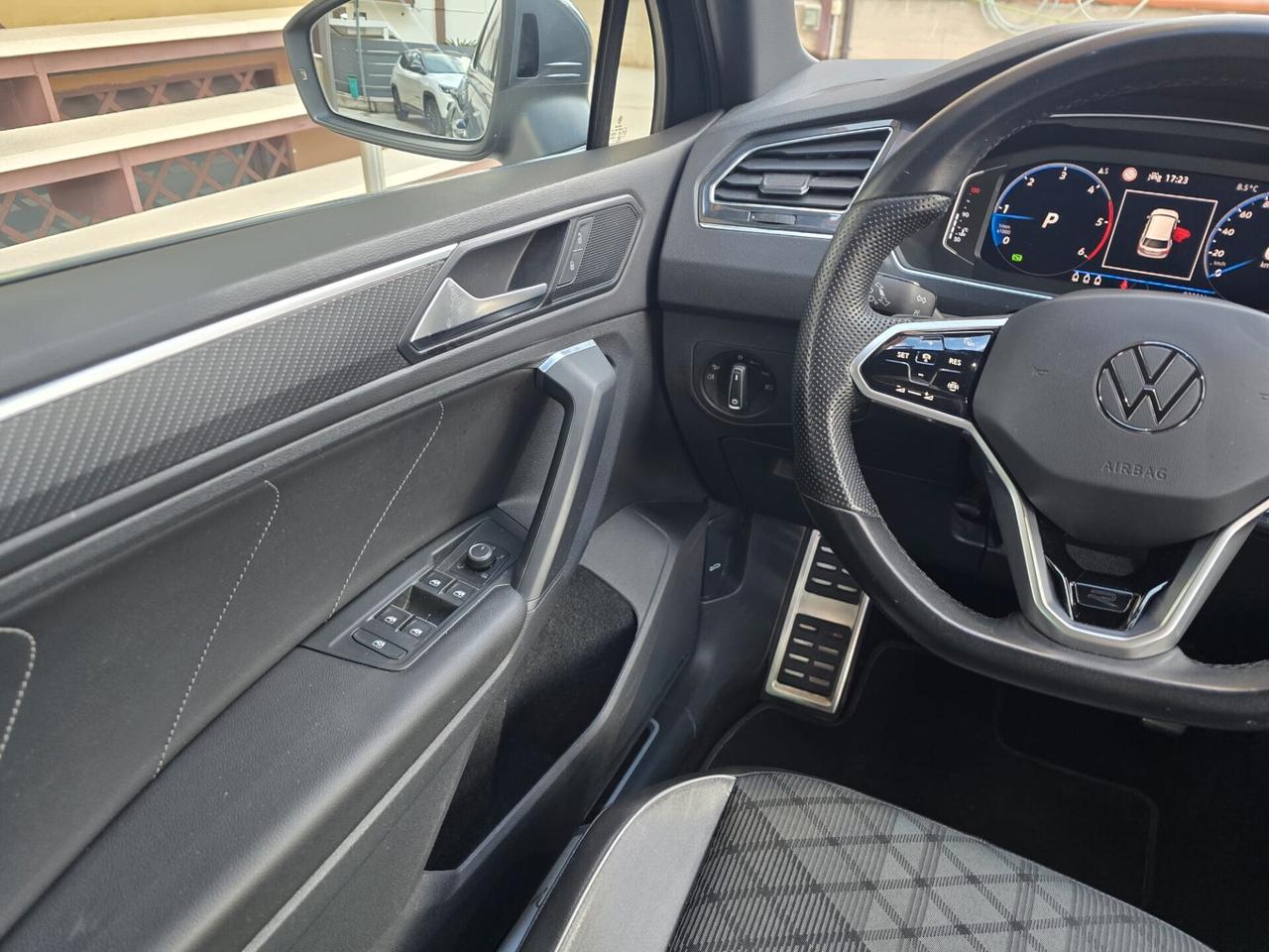 Volkswagen Tiguan 2.0 TDI 150 CV SCR DSG R-Line