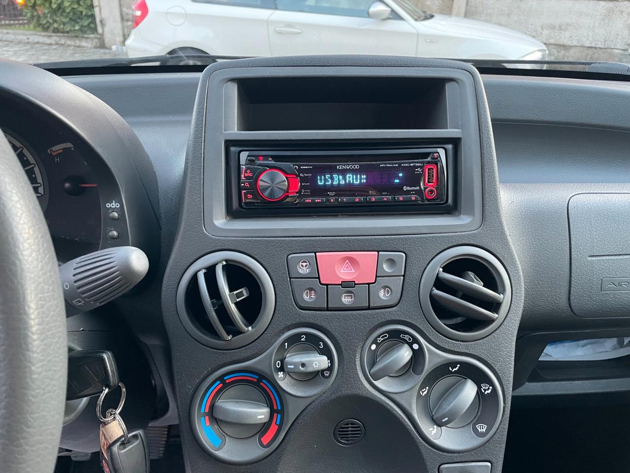 Fiat Panda 1.2 Active 69cv E5 IDONEA NEOPATENTATI