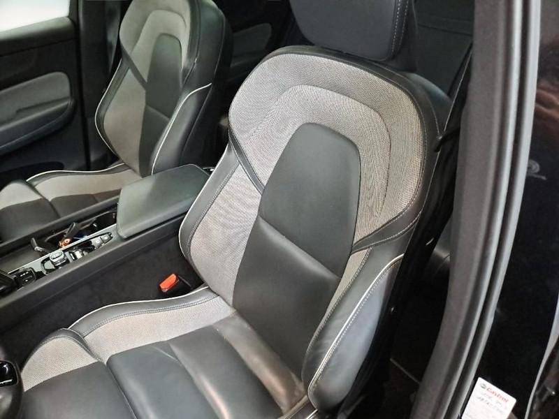 VOLVO XC60 B4 D AUTOMATICO R-DESIGN SUV