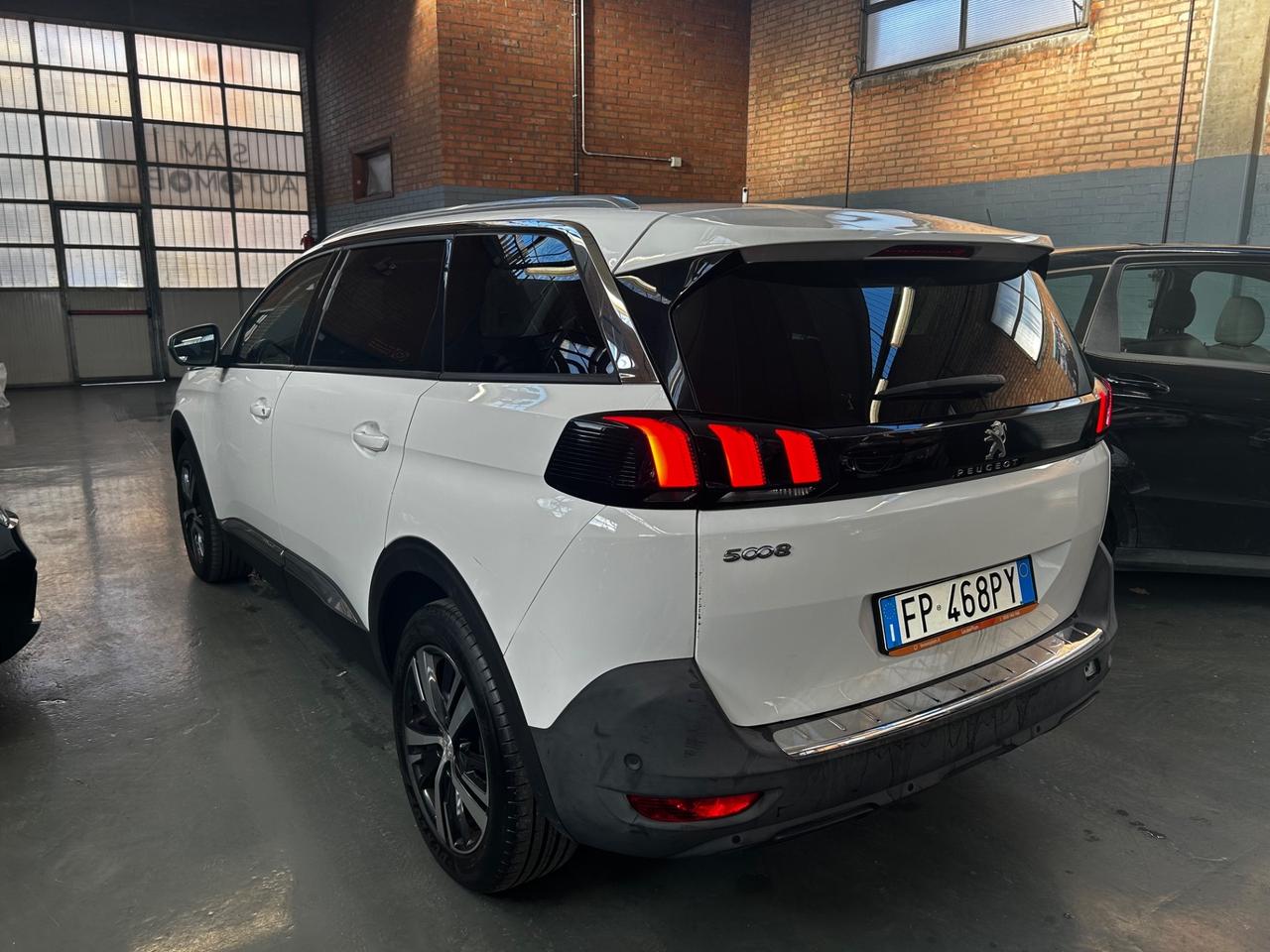 Peugeot 5008 BlueHDi 120 S&S Allure