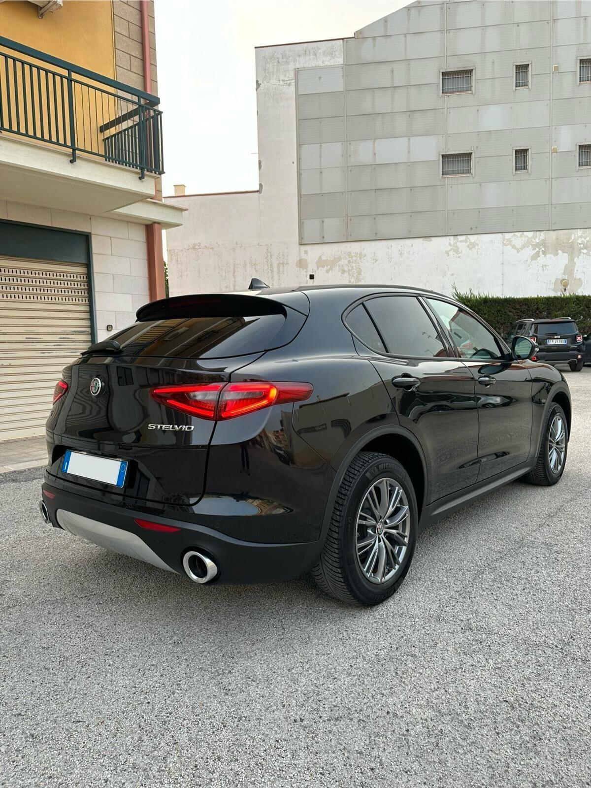 Alfa Romeo Stelvio 2.2 Turbodiesel 210 CV AT8 Q4 Super