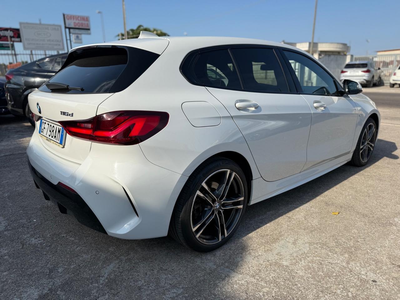 Bmw 116 116d 5p. Msport