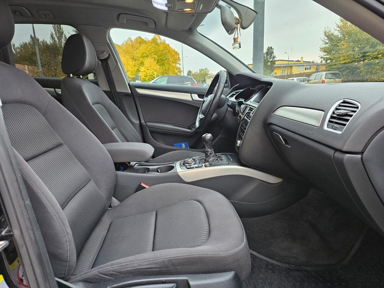 Audi A4 Avant 2.0 TDI 120cv Business Plus*Navi*Bi-Xeno*18*
