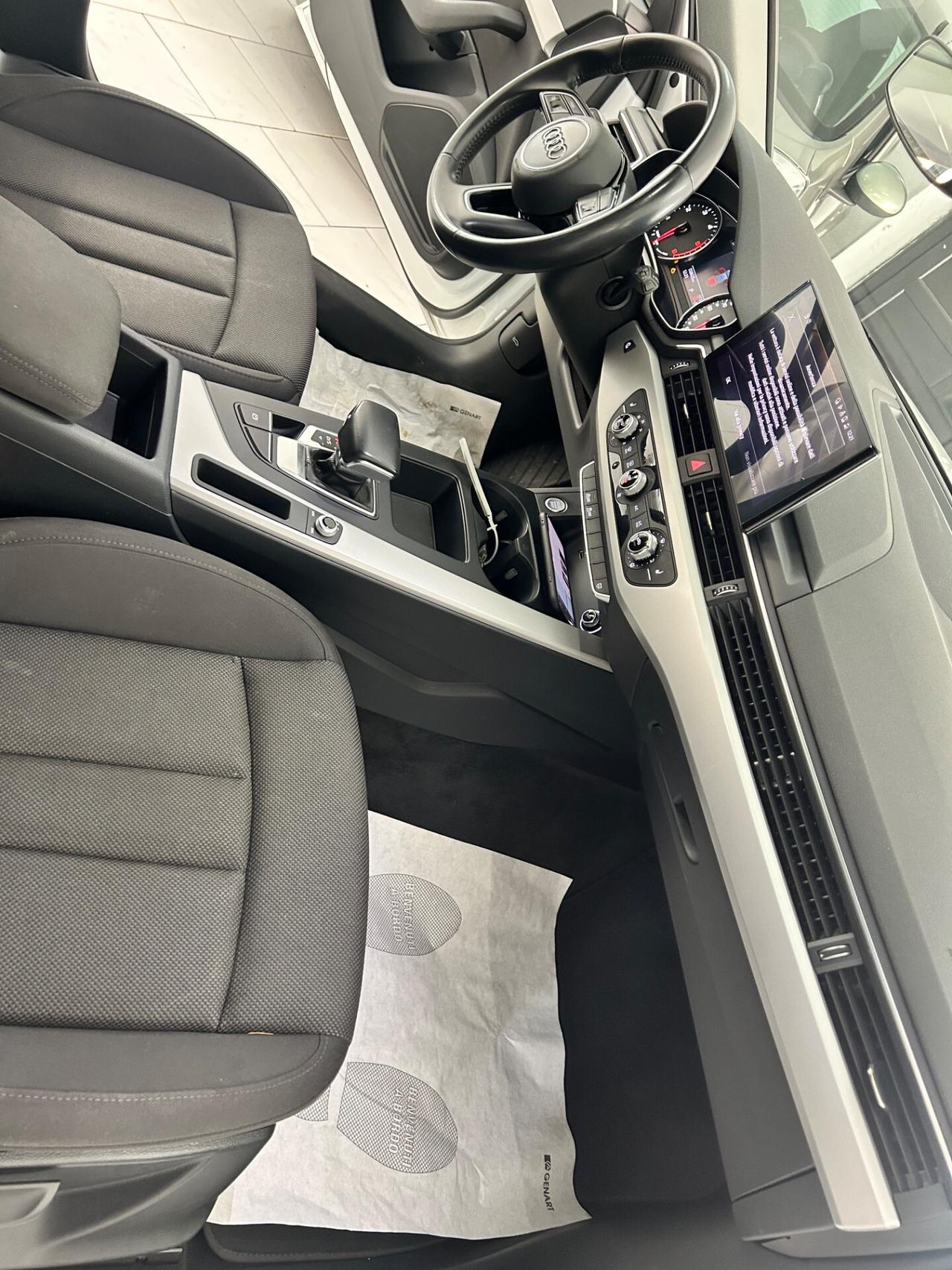 Audi A4 Avant 30 TDI/136 CV S tronic
