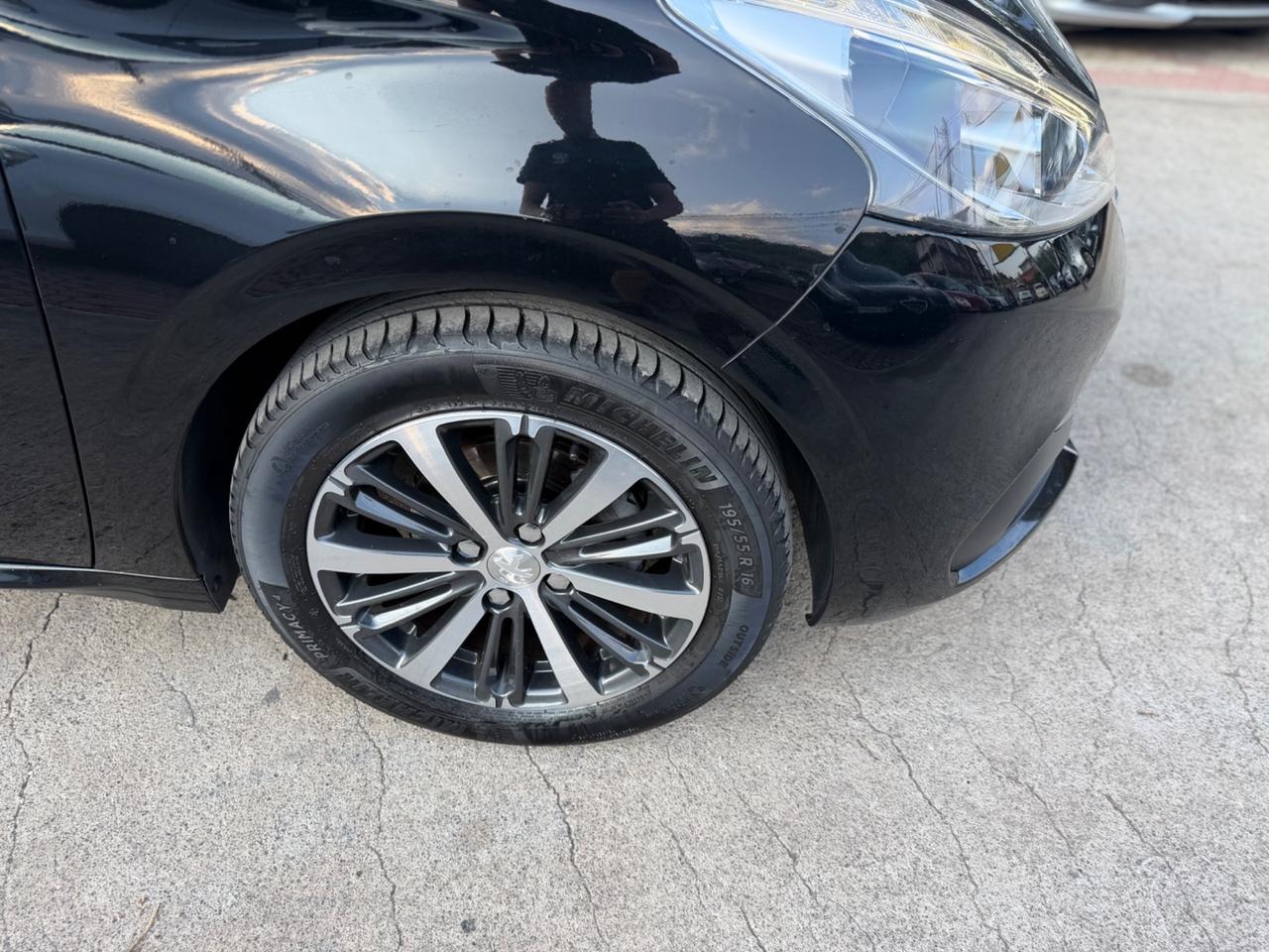 Peugeot 208 82cv 5 porte Allure Km Certificati