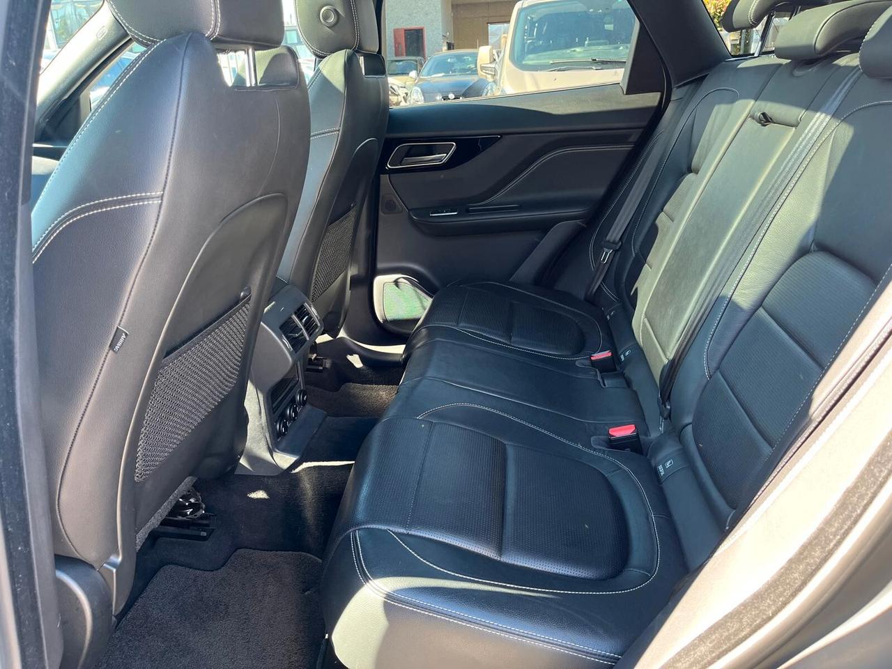 Jaguar F-Pace 2.0 D 180 CV AWD R-Sport