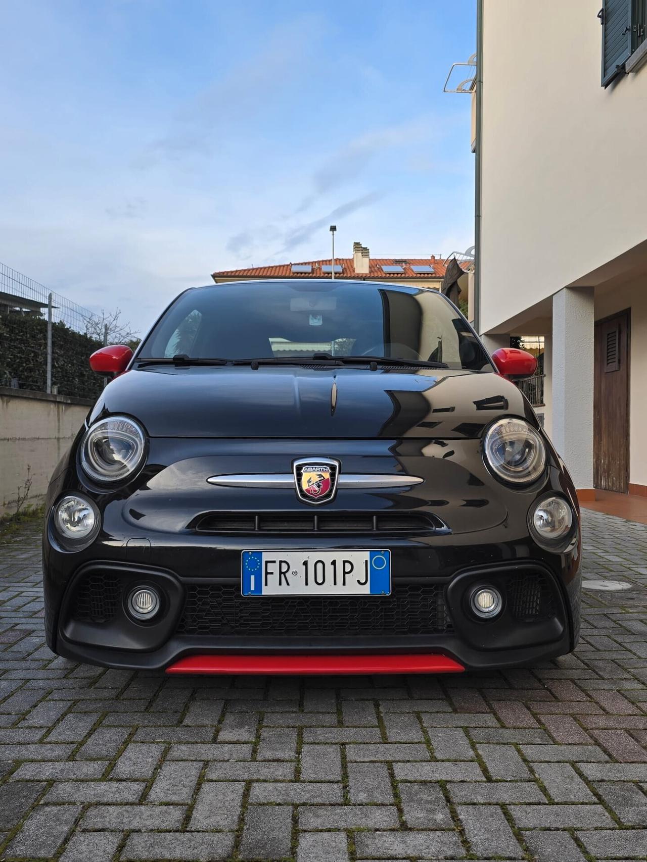 Abarth 595 1.4 Turbo T-Jet 160 CV Pista leggere descrizione