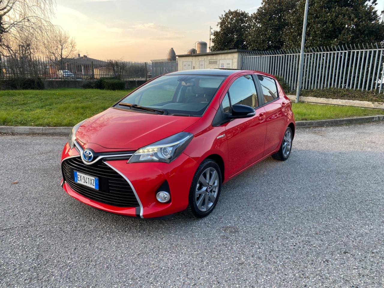 Toyota Yaris 1.5 Hybrid 5 porte Lounge