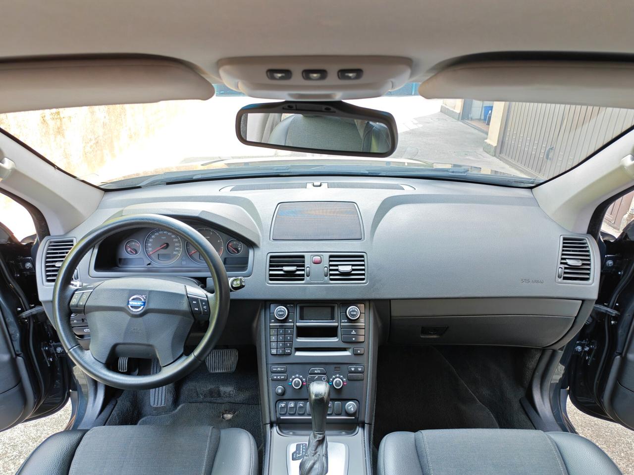 Volvo XC90 2.4 DIESEL 185cv D5 AWD / Unipro