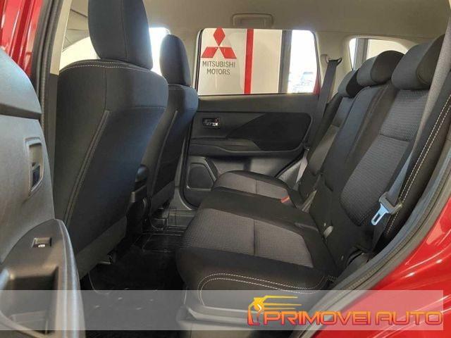 MITSUBISHI Outlander 2.2 DI-D 4WD AT