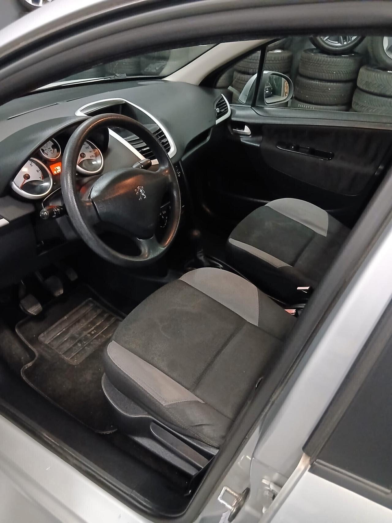 Peugeot 207 1.4 8V 75CV 5p. Energie Sport ECO GPL Motore revisionato totalmente