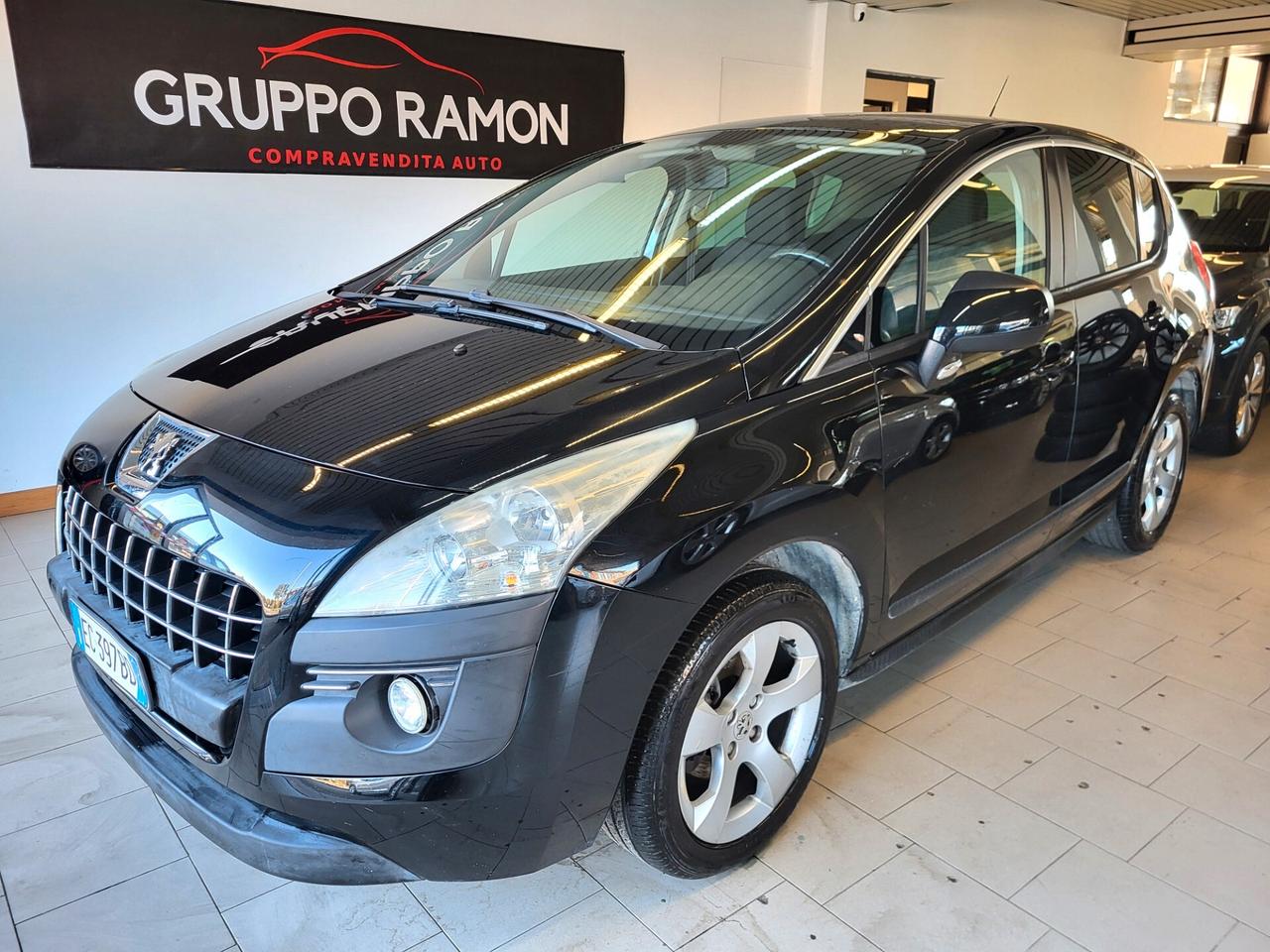 Peugeot 3008 1.6 HDi 110CV cambio robotizzato Business