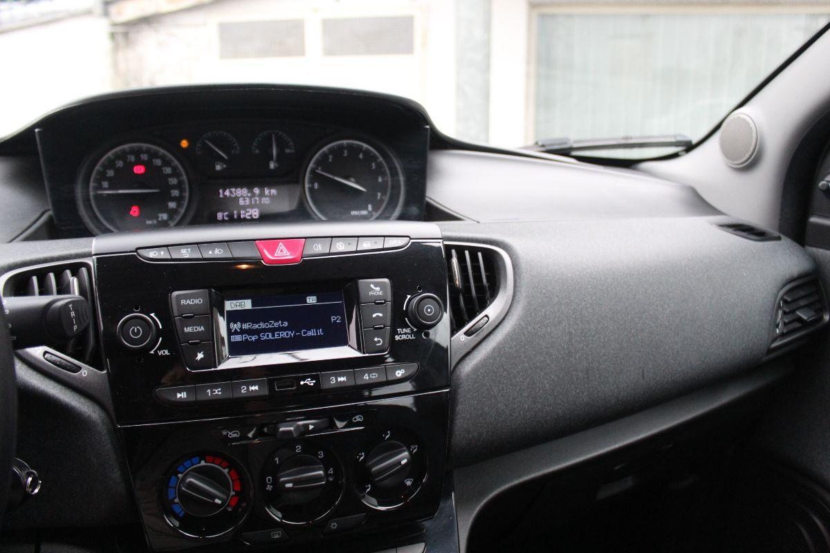 LANCIA - Ypsilon - 1.0 FireFly 5p.S&S Hyb. Gold Pl.