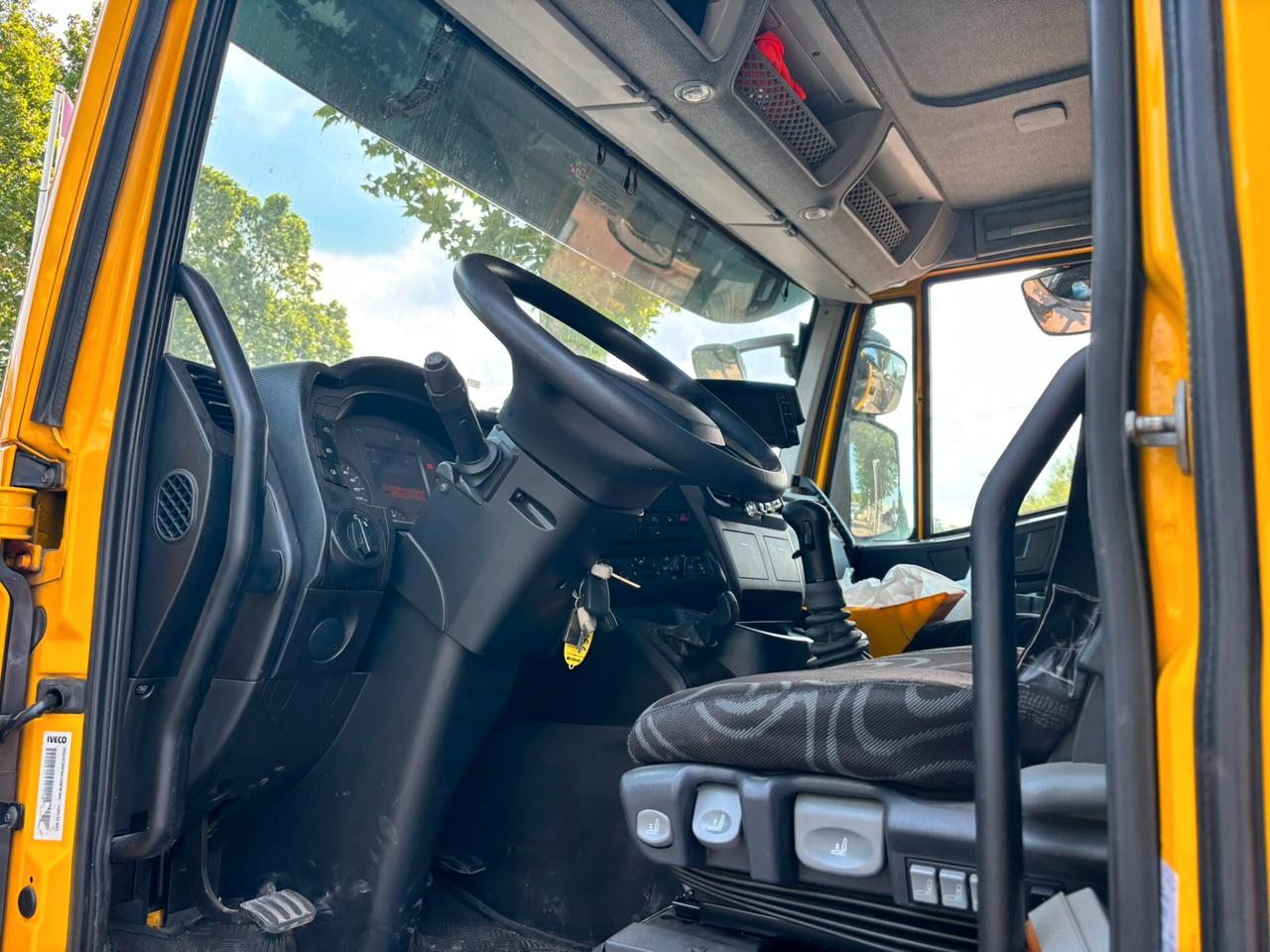 Iveco stralis 190S330 cambio manuale motore euro 6