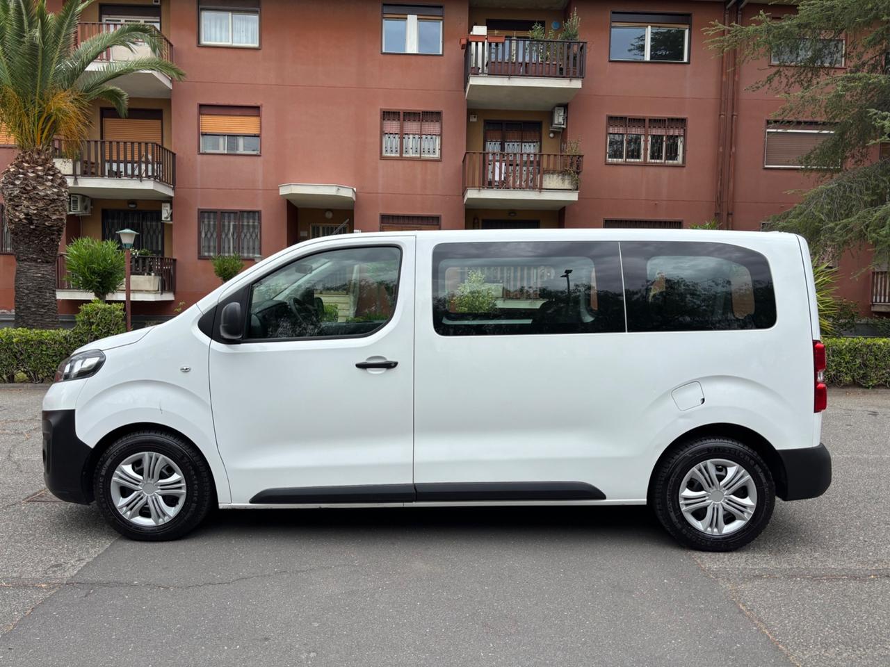 Opel Vivaro Life 2.0 145CV 12/2021 9 posti