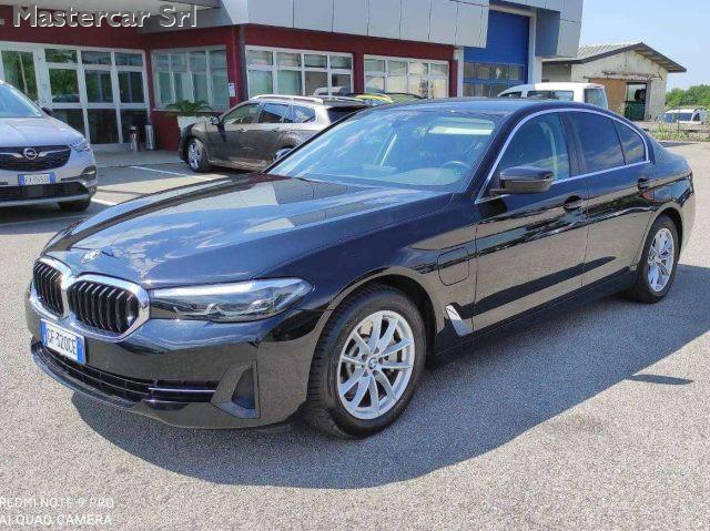 BMW 530 Serie 5 2020 Berlina LCI 530e Business auto - GF32