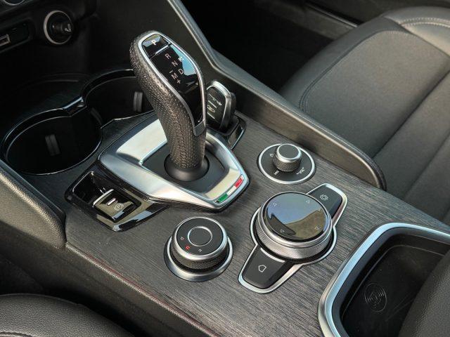 ALFA ROMEO Giulia 2.2 160 CV AT8 Executive Ambient Lighting/adaptive