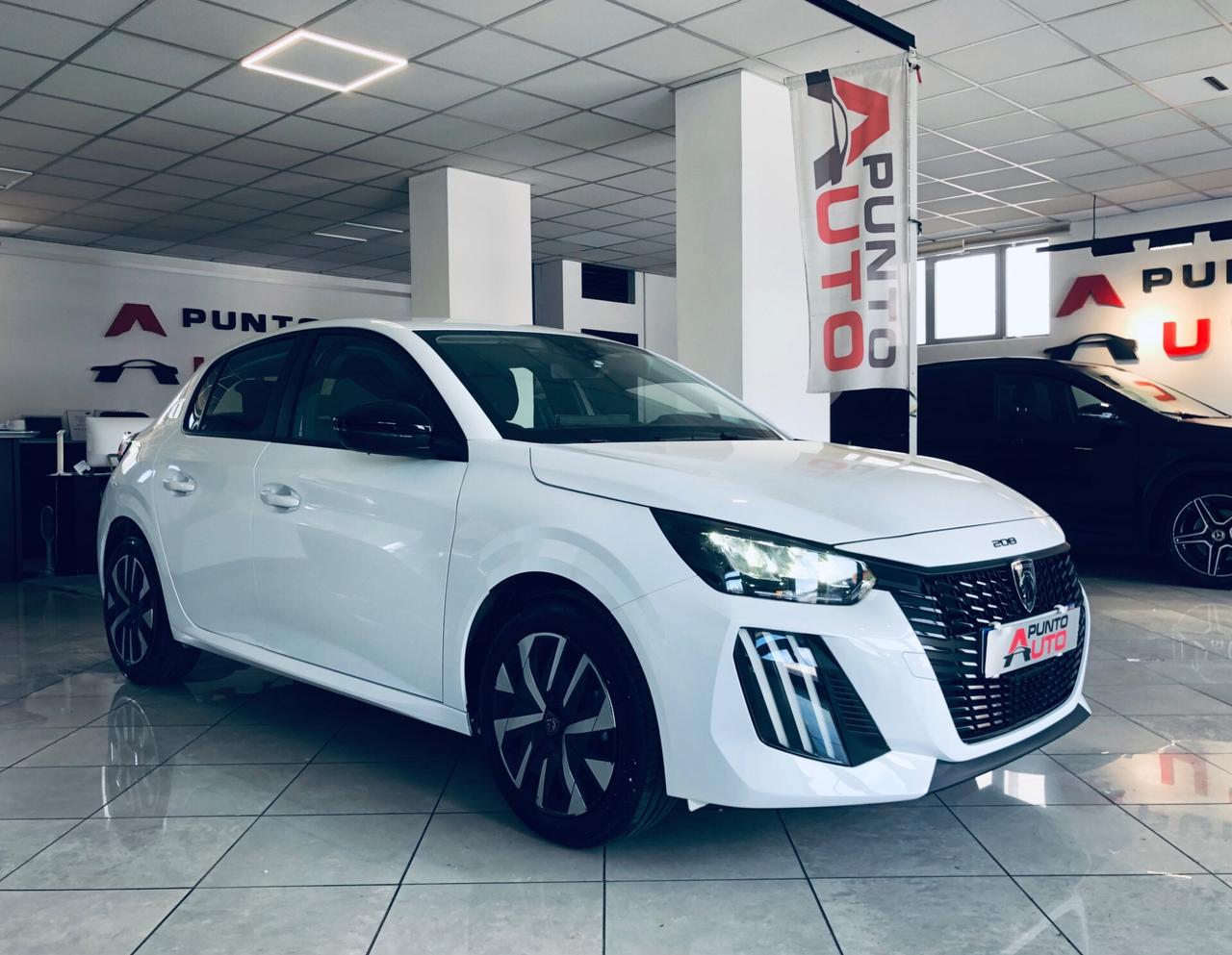 Peugeot 208 1.2 benzina neopatenti 15mila km