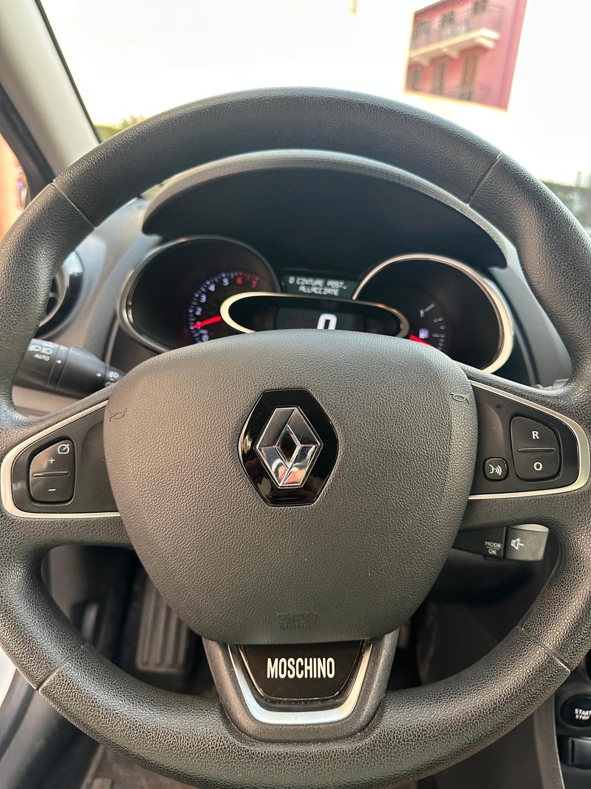 Renault Clio TCe 12V 75 CV 5 porte Moschino Zen