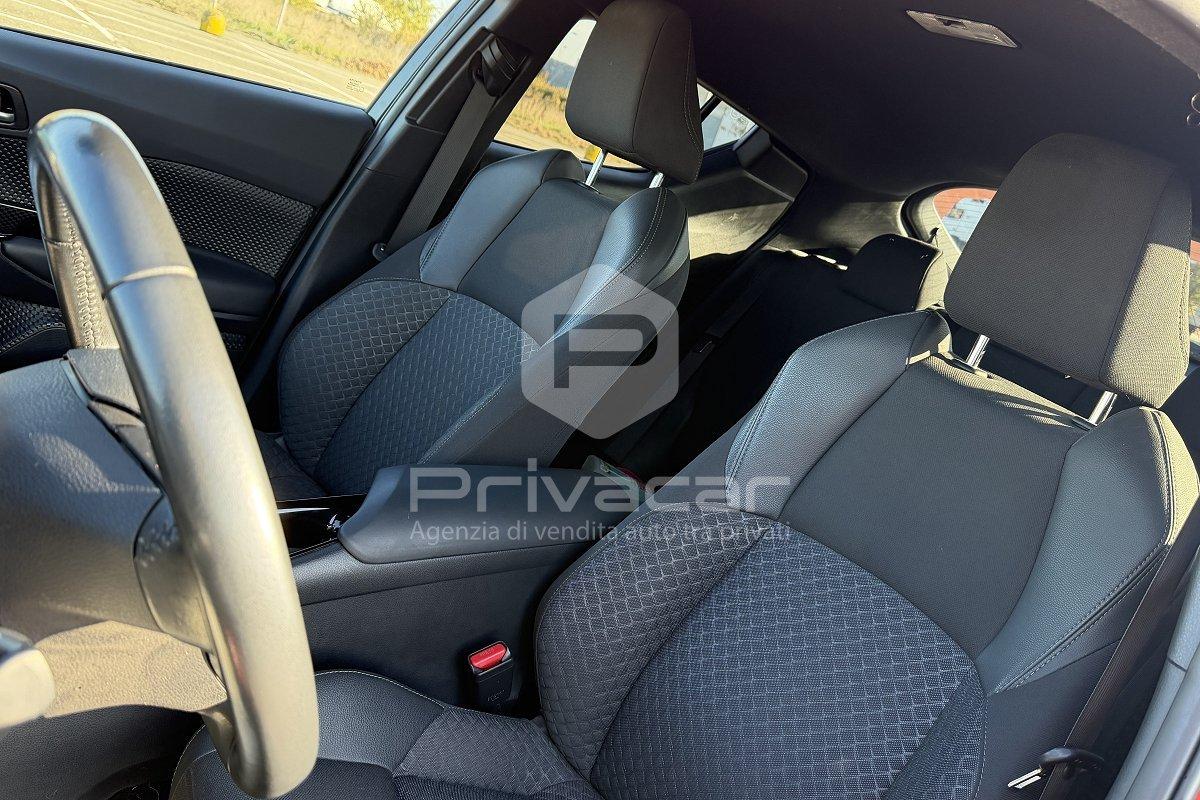 TOYOTA C-HR 2.0 Hybrid E-CVT Trend