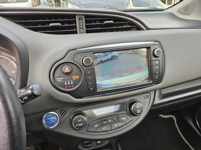 TOYOTA Yaris 1.5 Hybrid 5 porte by Glamour