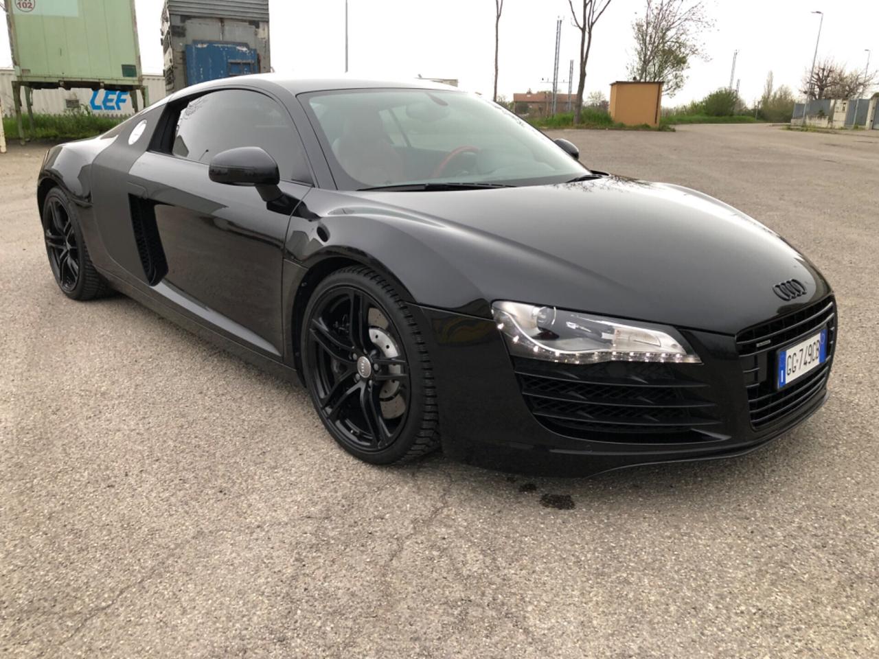 Audi R8 4.2 V8 FSI quattro exclusive manuale