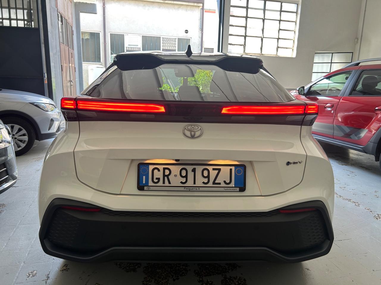 Toyota C-HR 1.8 Hybrid E-CVT Trend