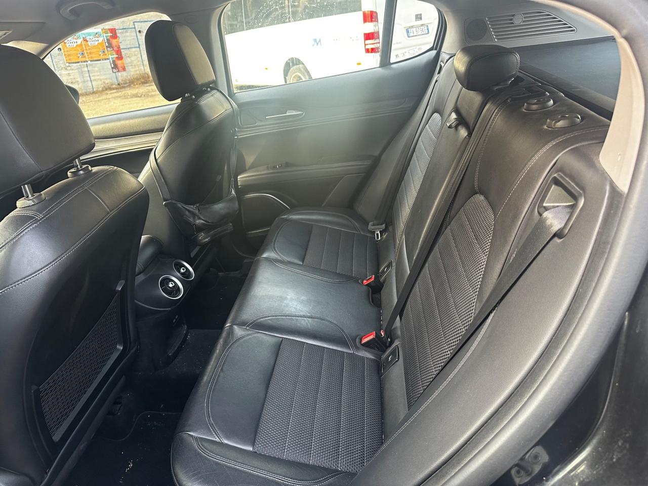 Alfa Romeo Stelvio 2.2 Turbodiesel 180 CV AT8 RWD Executive