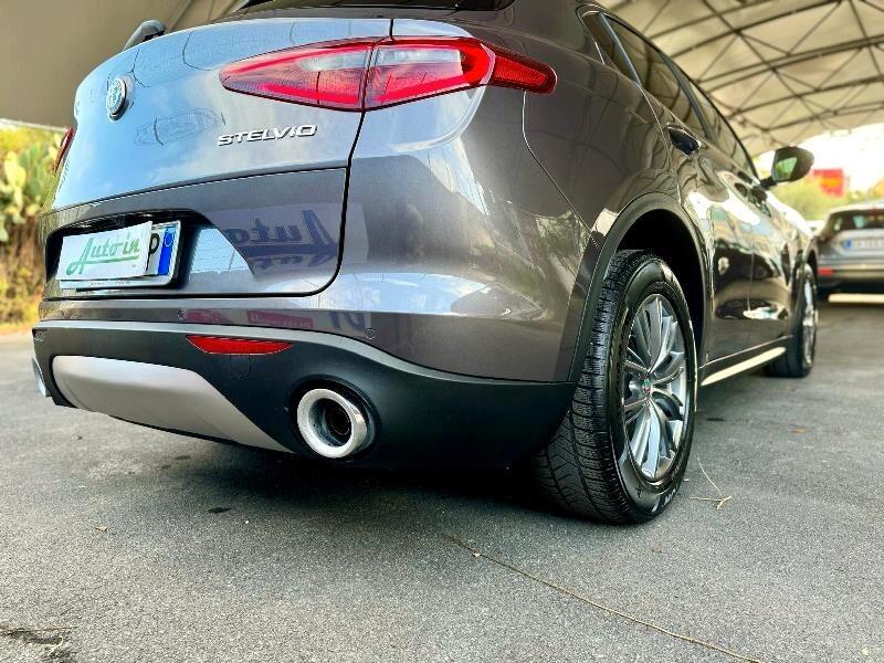 Alfa Romeo Stelvio 2.2 Turbodiesel 160 CV AT8