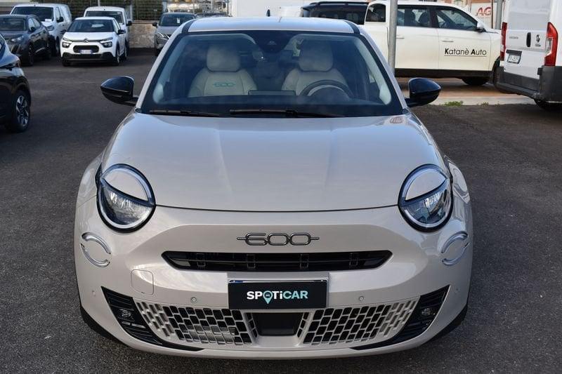 FIAT 600 1.2 Hybrid 110cv La Prima