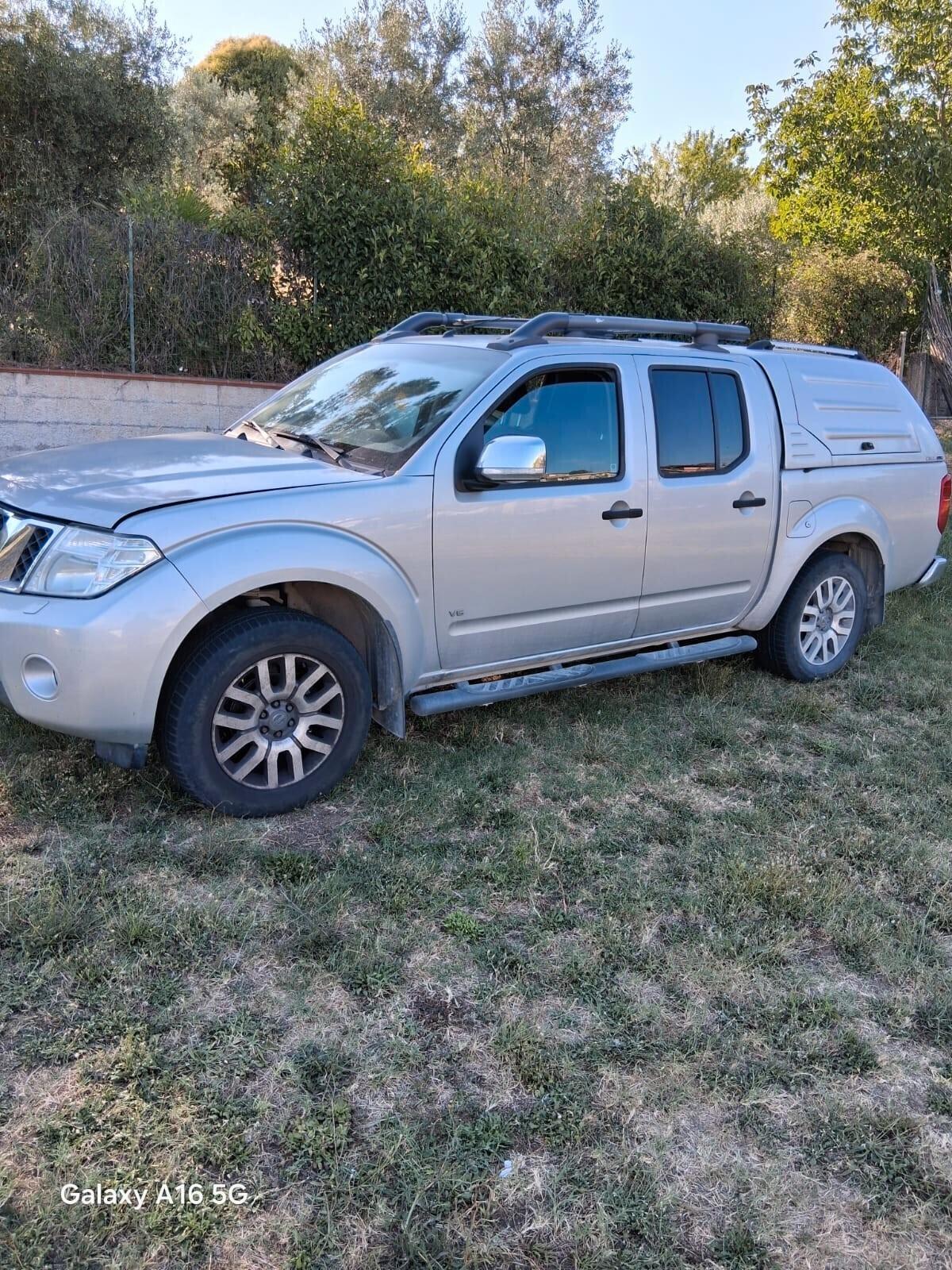 Nissan Navara 3.0 dCi 4 porte Double Cab LE V6