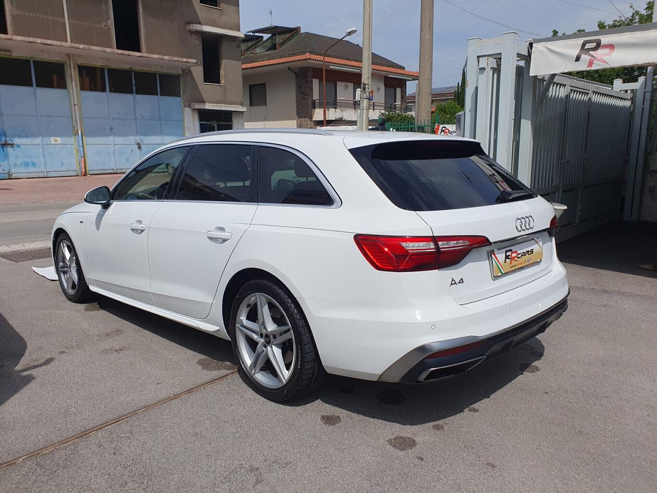 Audi A4 Avant 30 TDI/136 CV S tronic line edition