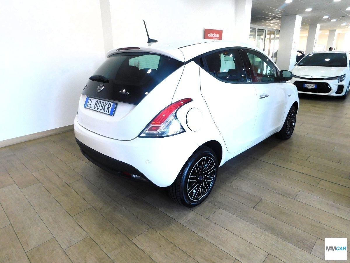 LANCIA - Ypsilon - 1.0 FireFly 5p.S&S Hybryd Gold