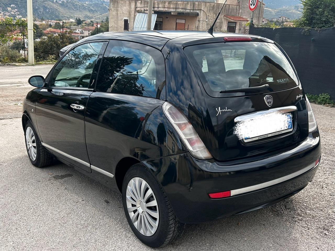 Lancia Ypsilon 1.3 MJT 90 CV Oro