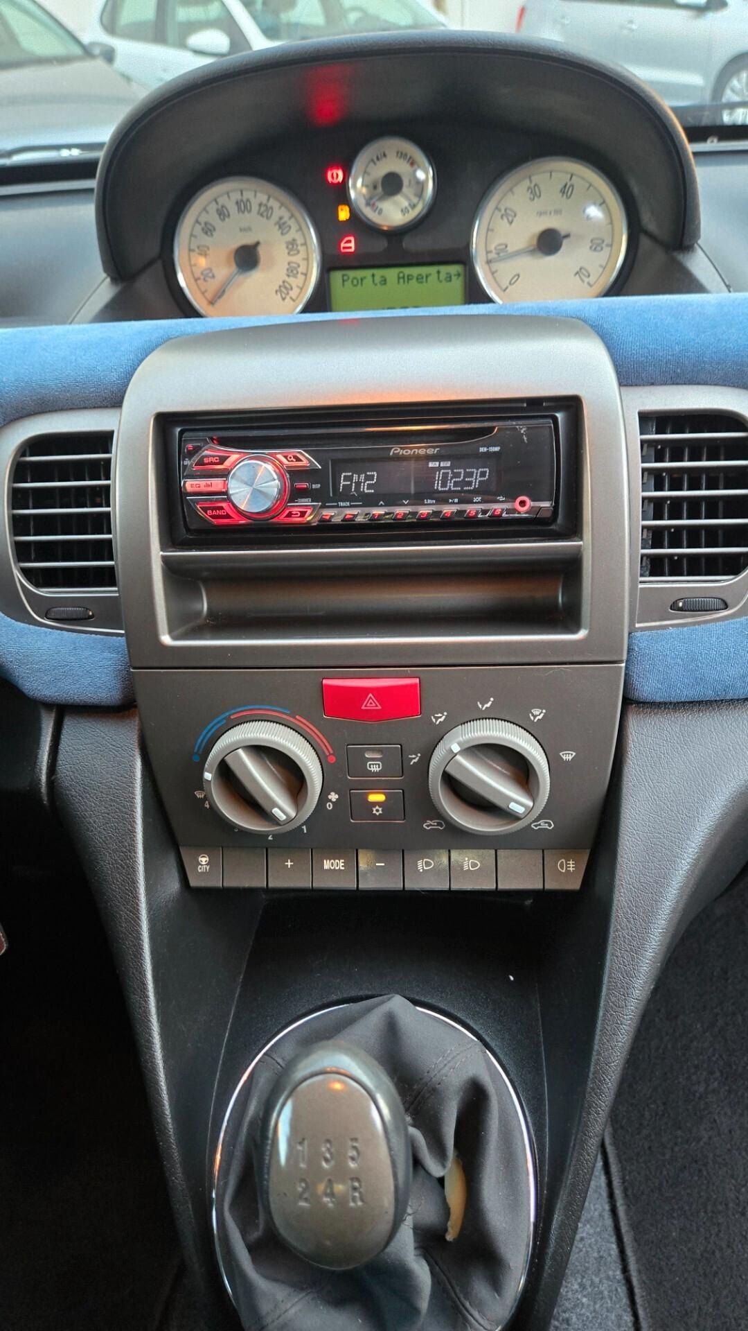 Lancia Ypsilon 1.2 Neopatentati 104600Km Euro4