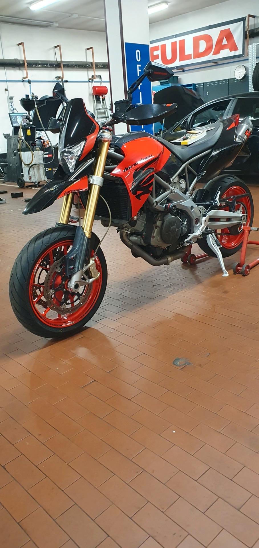 Aprilia dorsoduro 750 cc