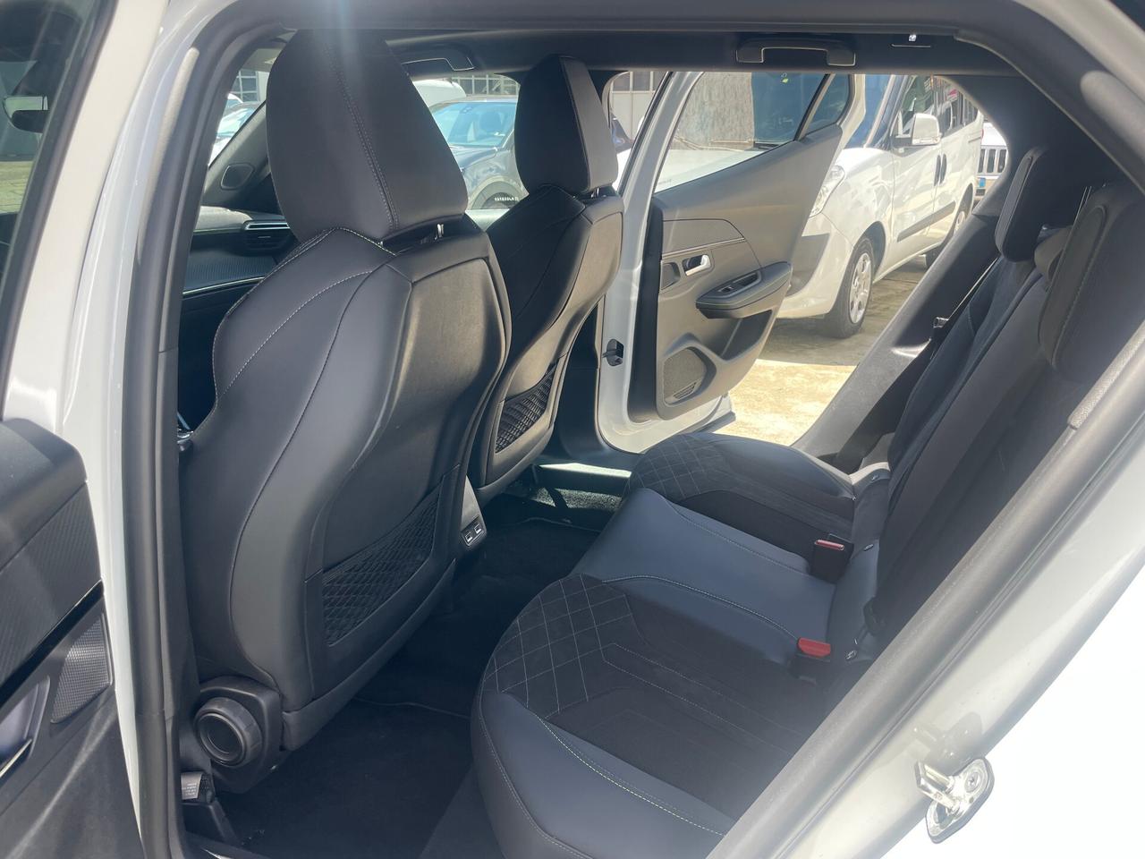 Peugeot 2008 PureTech 130 S&S Allure Pack