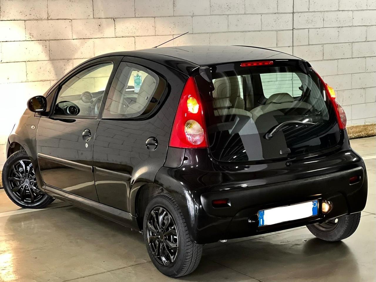 Peugeot 107 1.0 68CV 5p. Sweet Years