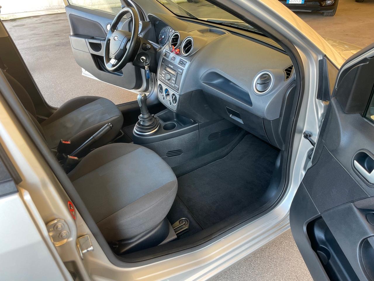 Ford Fiesta 1.4 TDCi 5p. Ghia