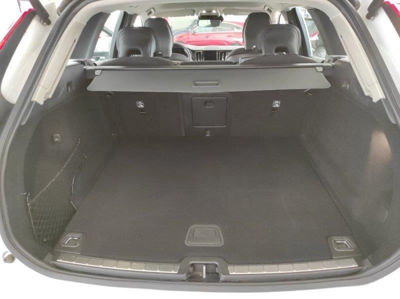 VOLVO XC60 B4 (d) AWD Geartronic Business Plus