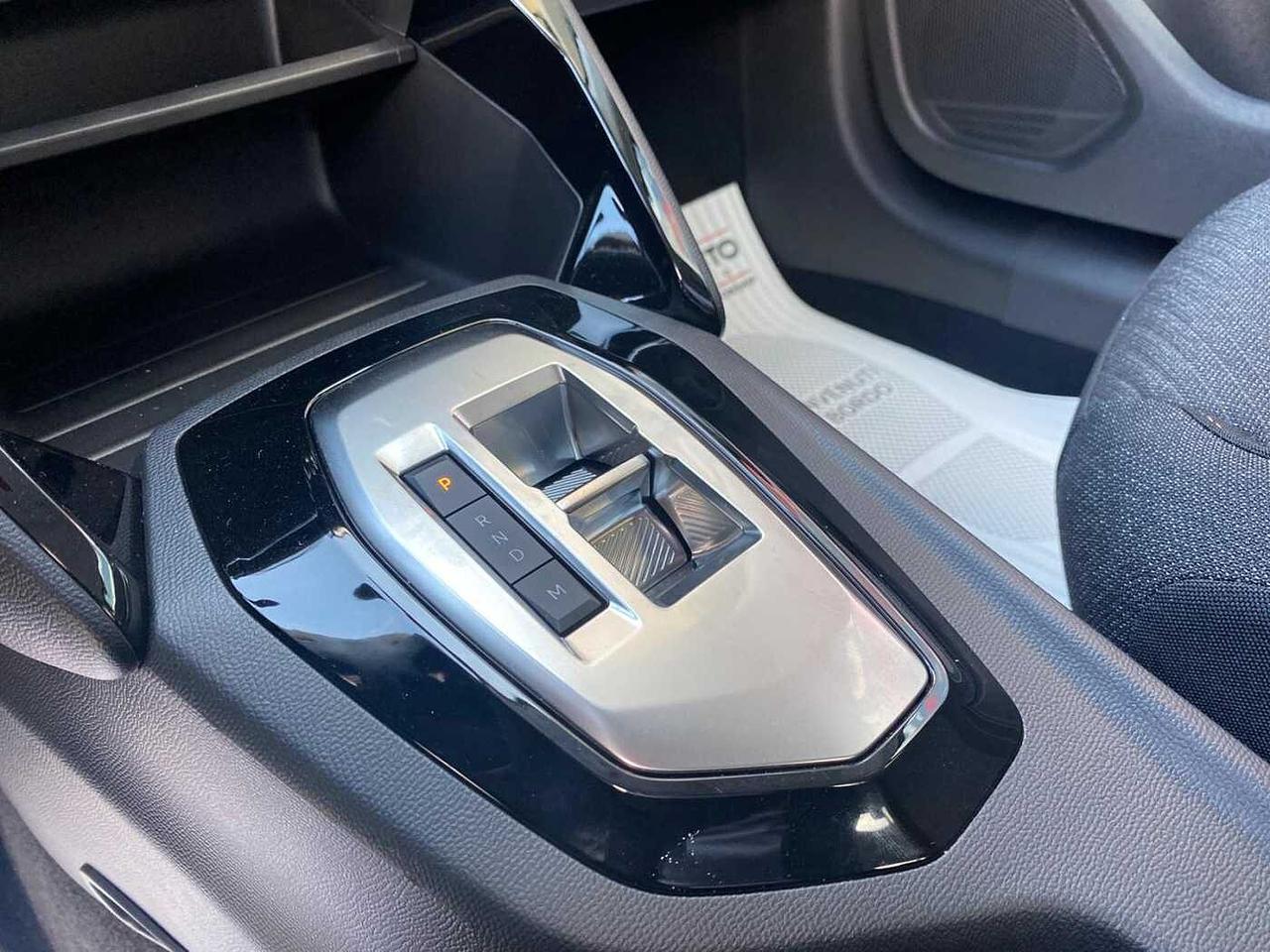 Peugeot 208 Hybrid 110 e-DCS6 Style