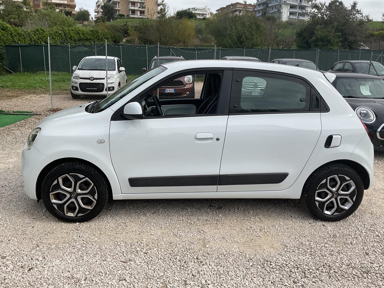 Renault Twingo SCe 65 CV Signature