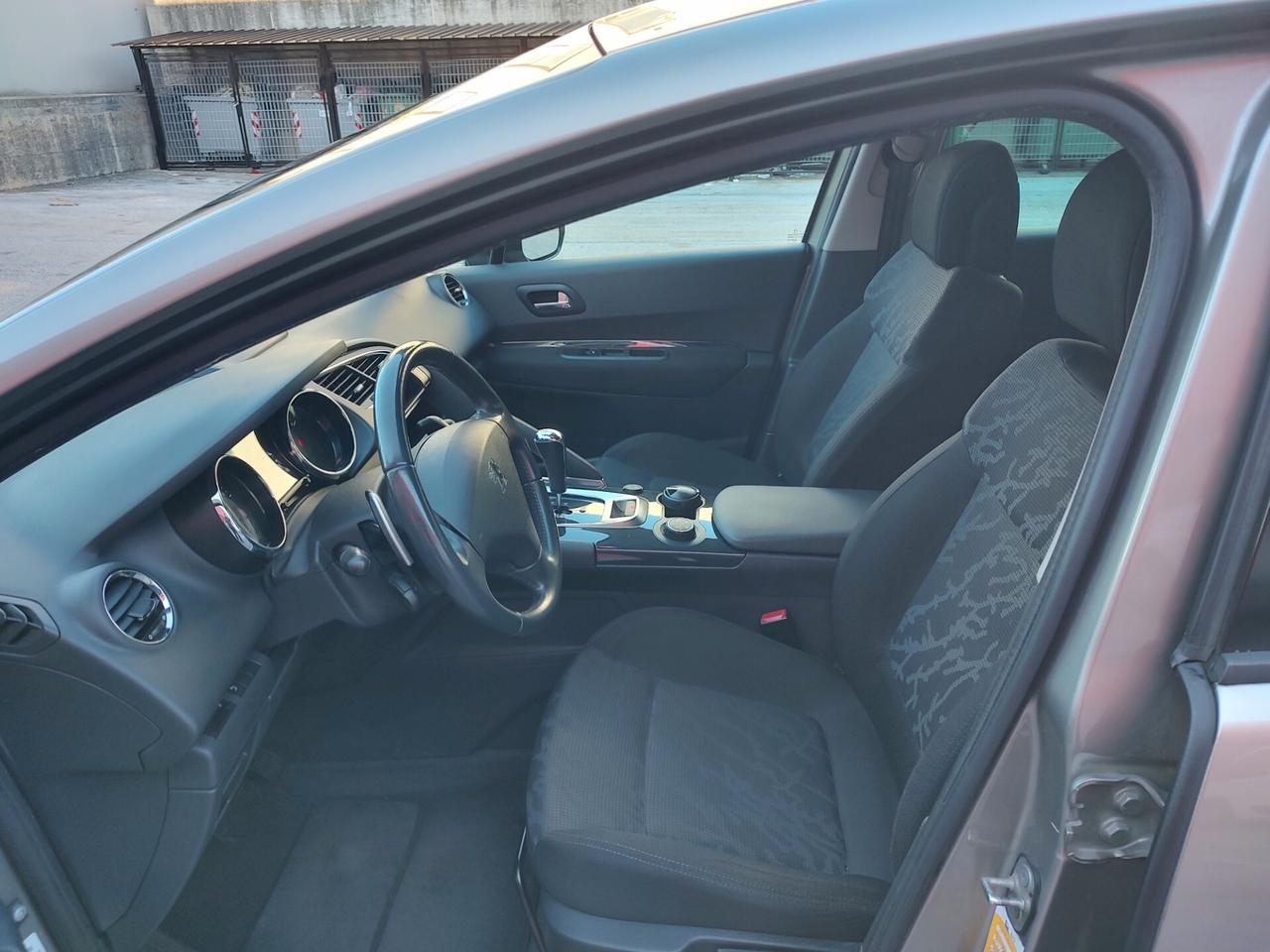 Peugeot 3008 1.6 HDi 110CV cambio robotizzato Premium