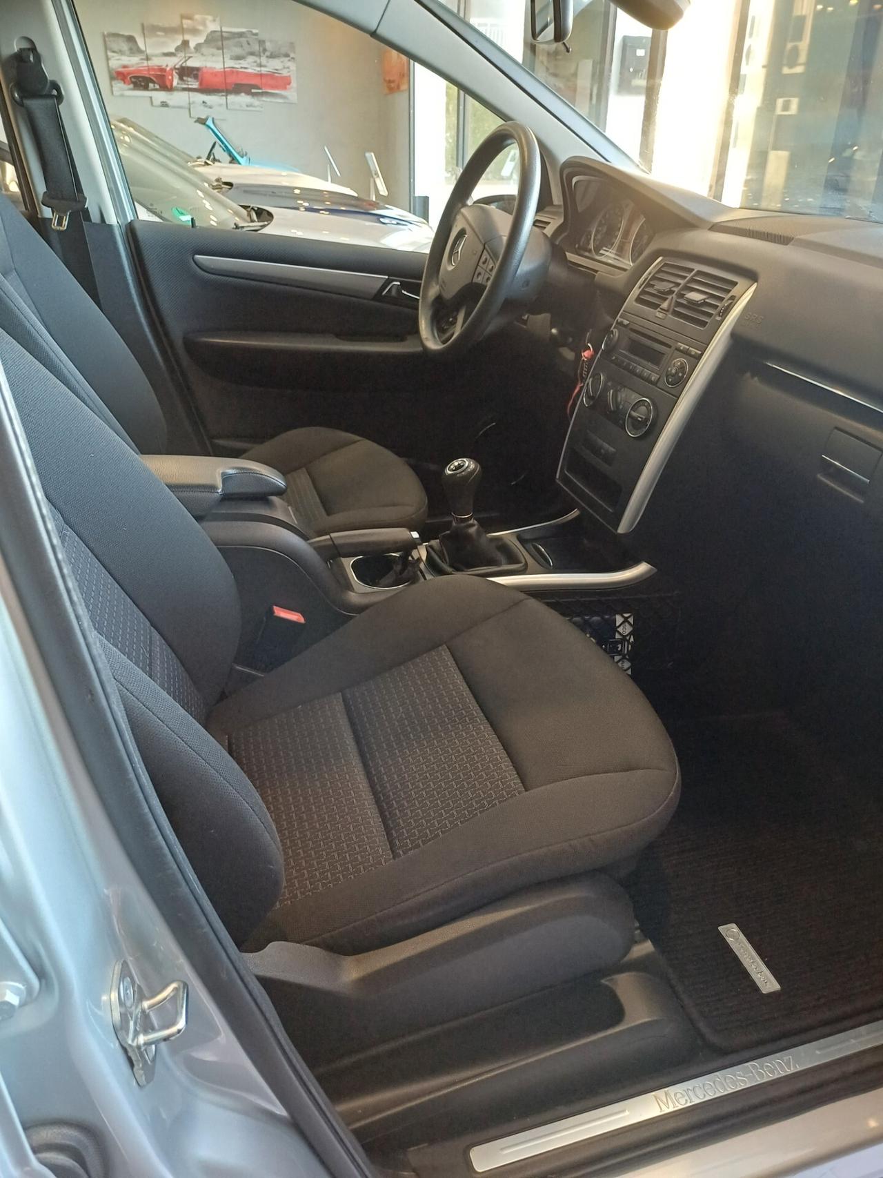 Mercedes-benz B 180 NGT BlueEFFICIENCY Executive