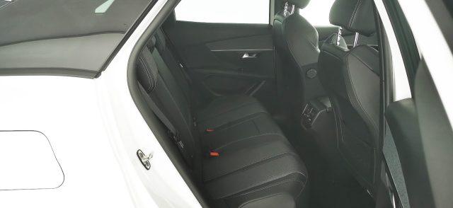 PEUGEOT 3008 Hybrid4 300 e-EAT8 Allure Pack