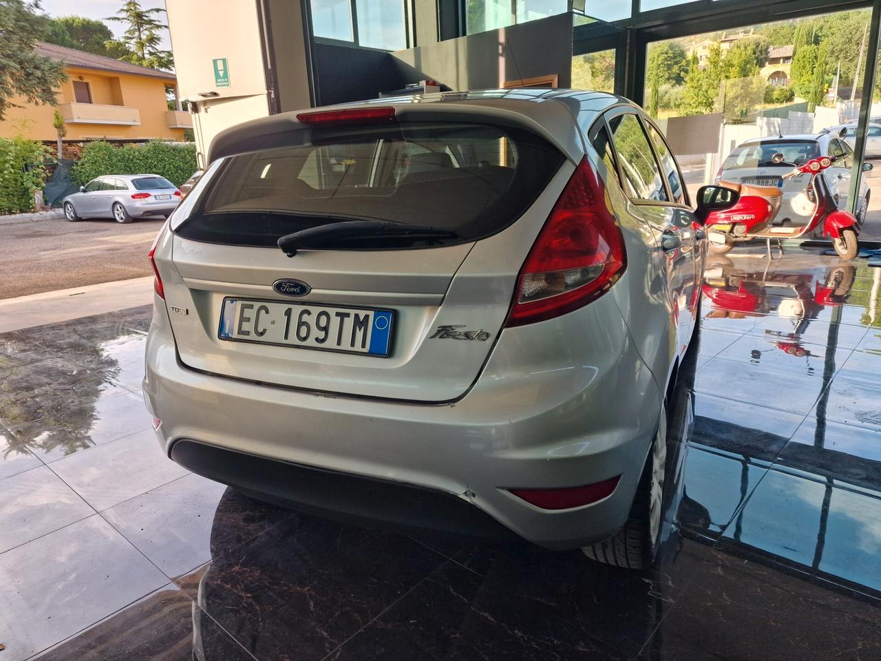 Ford Fiesta 1.4 TDCi 68CV 5 porte Titanium