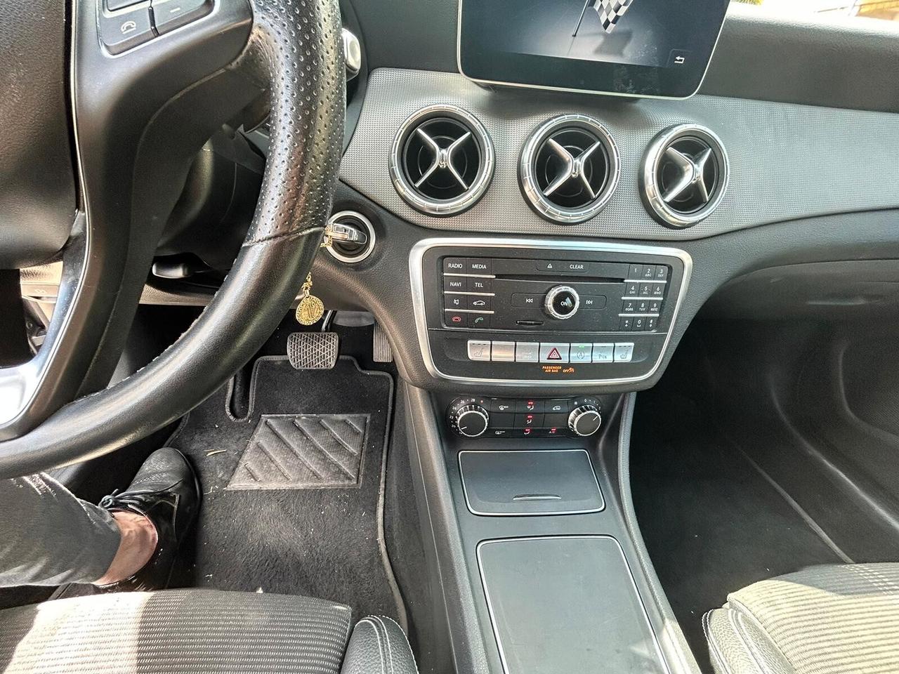 MERCEDES-BENZ CLA 200 d S.W. 4Matic Automatic Sport - 07/2019 - 75000 Km - 19500 €