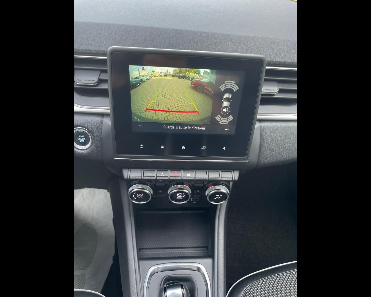 RENAULT Captur 1.6 E-Tech hybrid Intens 145cv auto